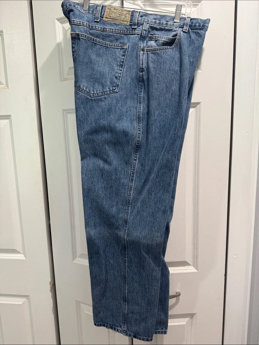RedHead Men's Relaxed Straight-Leg Jeans in Blue Denim 42x32